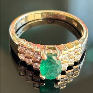 Ladies 14k Yellow Gold Diamond and Natural Green Emerald Ring